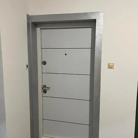 Didi2- Free Private Parking-garage * Нови-Сад