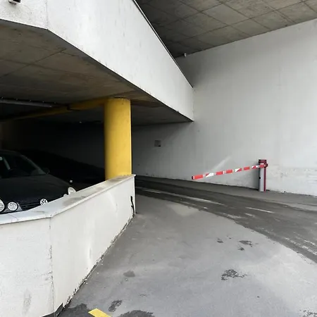 Didi2- Free Private Parking-garage Novi Sad